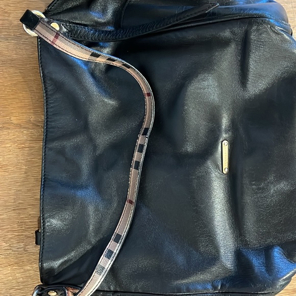 Burberry bucket bag. - Picture 15 of 16